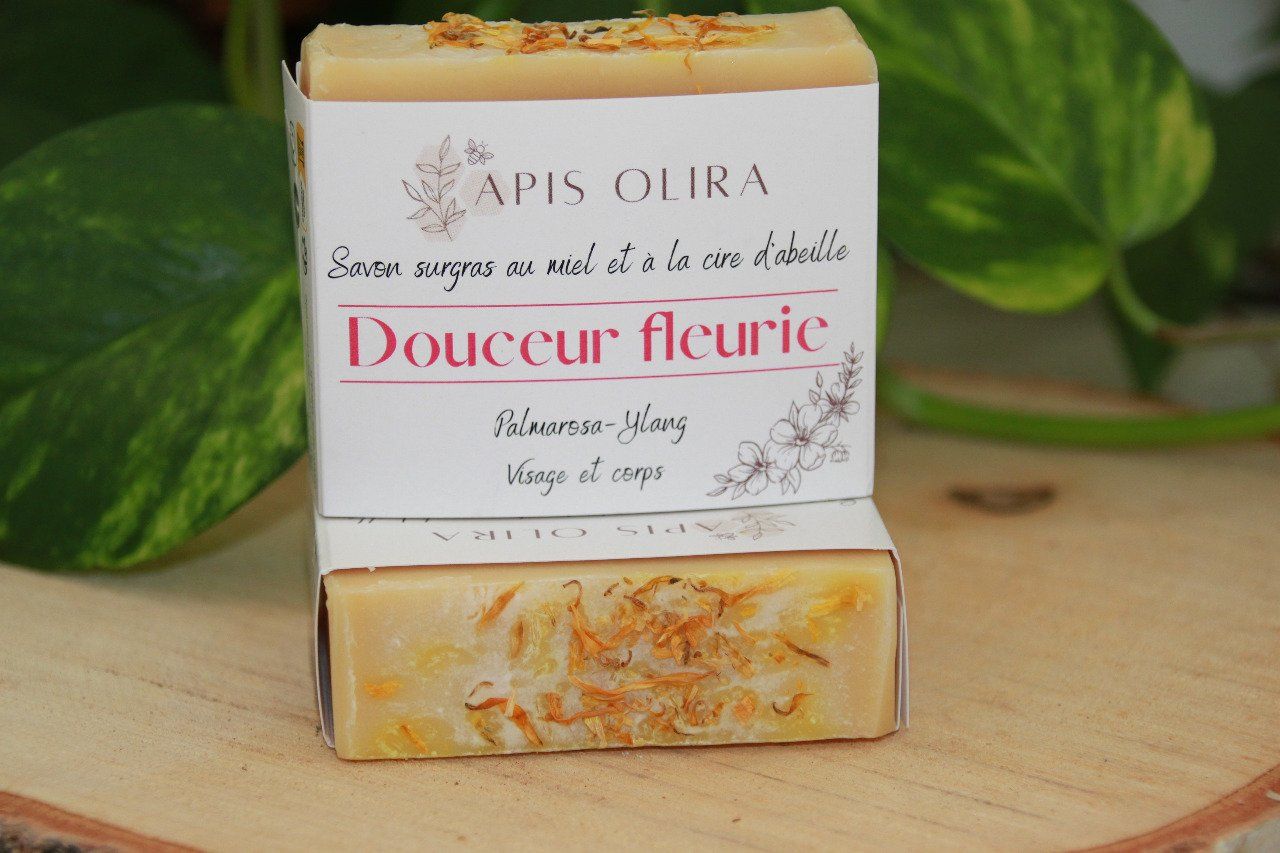Savon naturel au miel, à la cire d'abeille et aux huiles essentielles